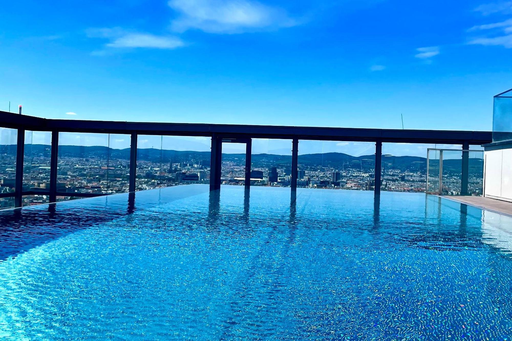 Panorama Sky Apartment I Rooftop Pool I Metro Station ウィーン エクステリア 写真